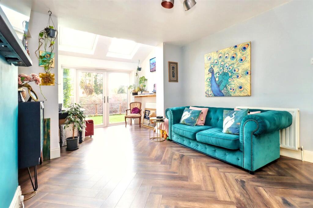 Additional image 19 of Perfectly placed between Clevedon Town Centre and Seafront