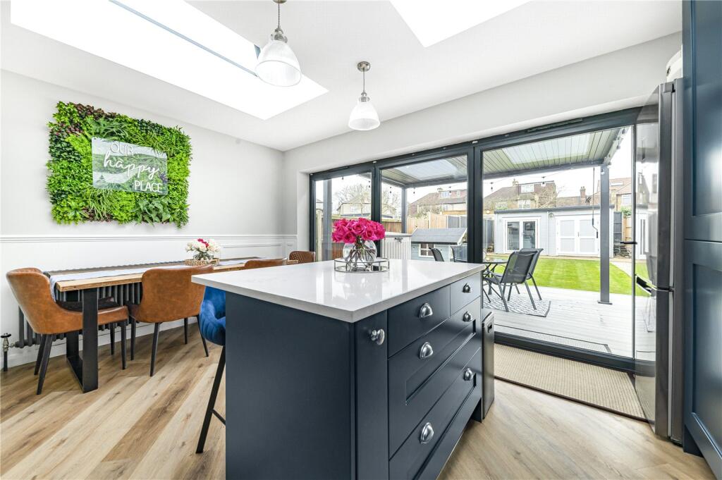 Additional image 33 of Hayes Wood Avenue, Bromley, BR2