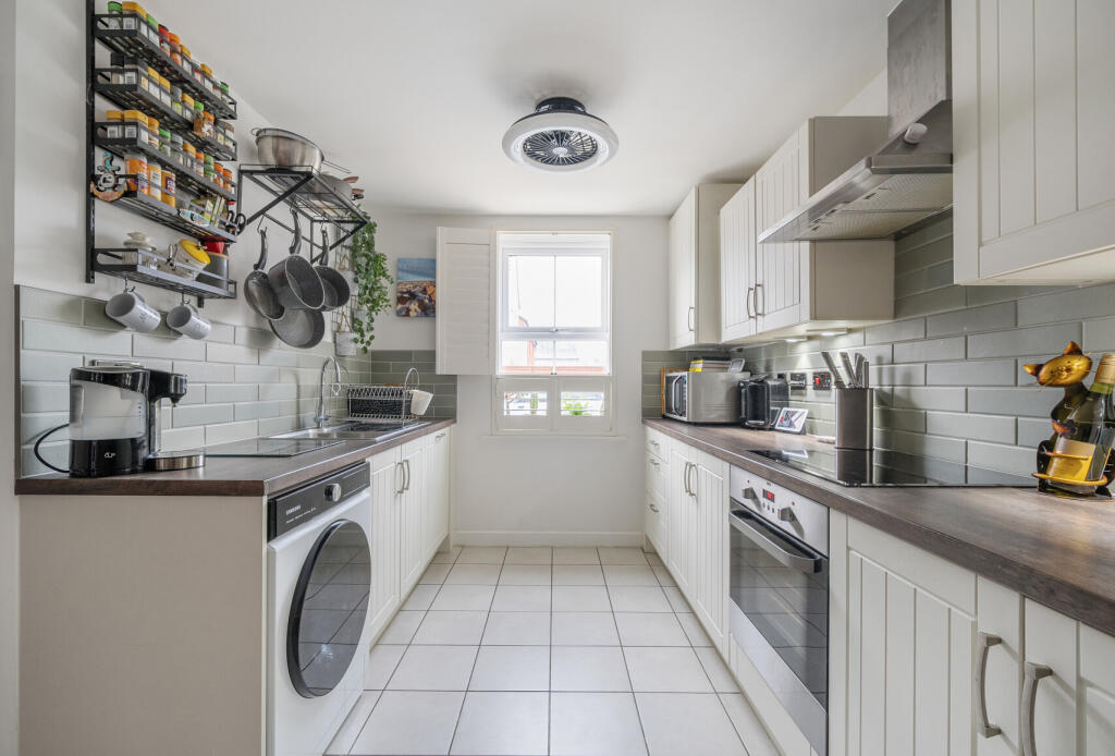 Additional image 5 of Farmers Walk, Thornbury, South Gloucestershire, BS35