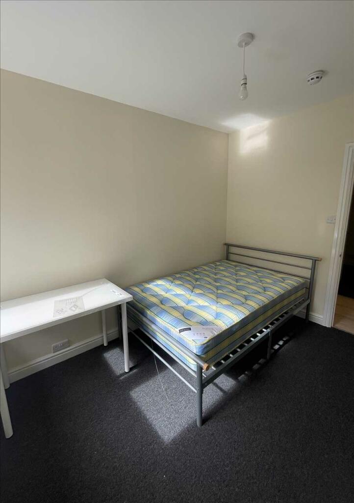 Additional image 3 of Garden Flat, Southfield Road