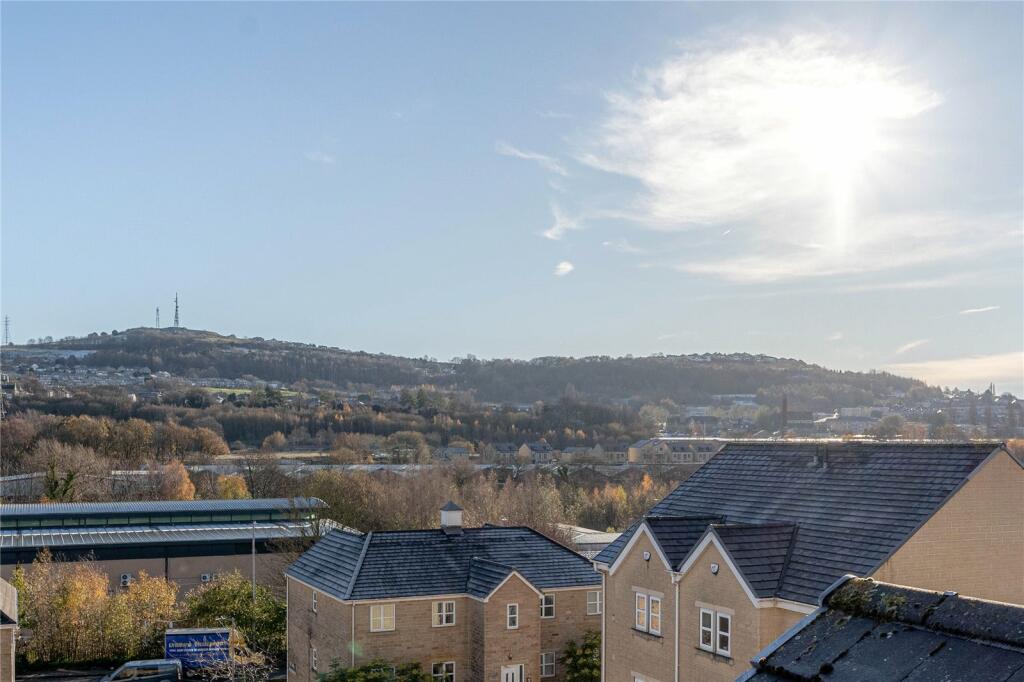 Additional image 16 of Woodbottom Close, Baildon, Shipley, West Yorkshire