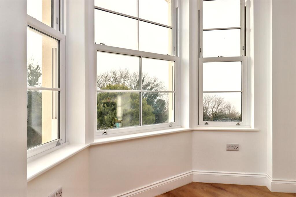 Additional image 4 of Modern luxury in a prestigious coastal location