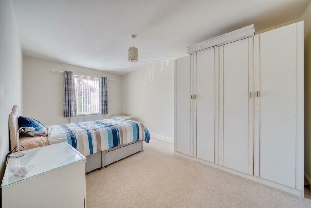 Additional image 5 of Retirement apartment just a stone's throw from the shops in Yatton