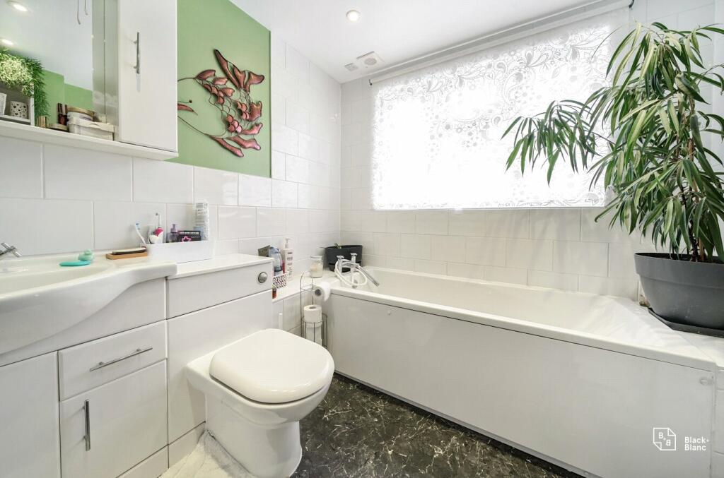 Additional image 20 of Hawes Lane, West Wickham, BR4