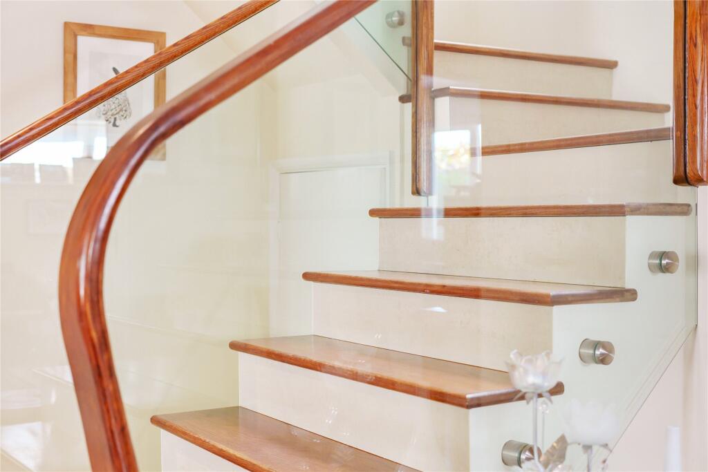 Additional image 35 of Westleigh Drive, Bromley