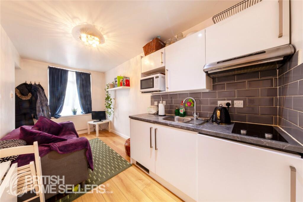 Additional image 10 of Calmont Road, Bromley, BR1