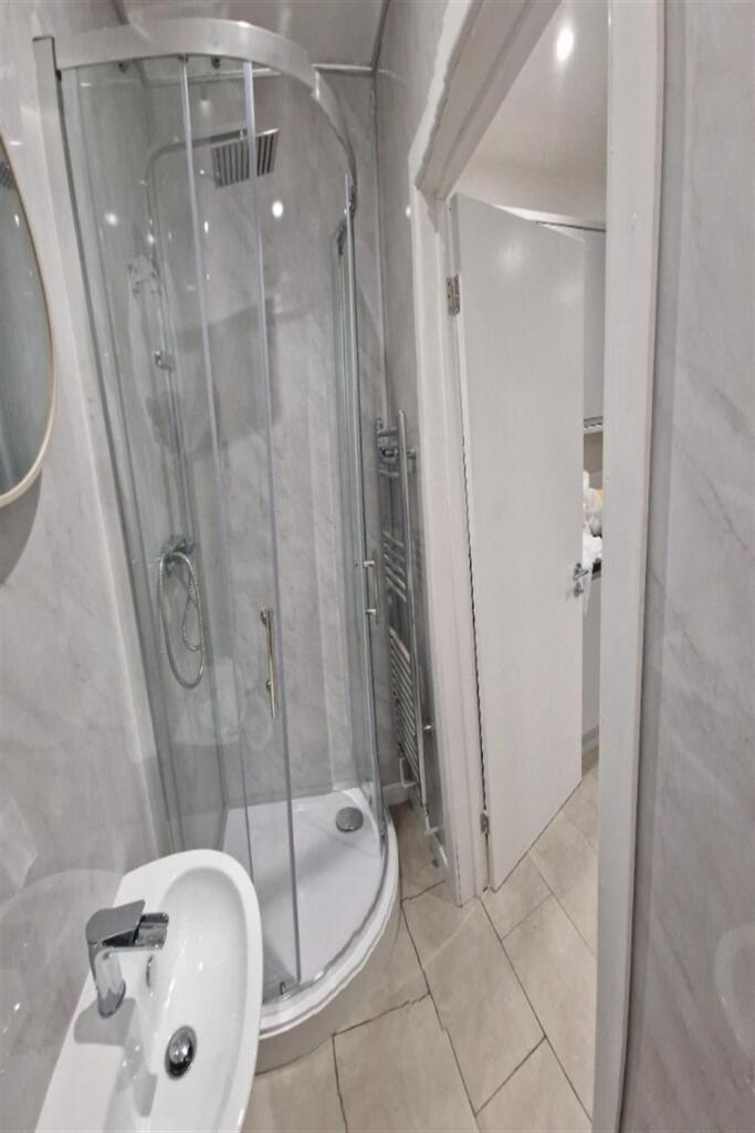 Additional image 8 of 5 bedroom Semi Detached House in Ringwood Crescent, Southmead