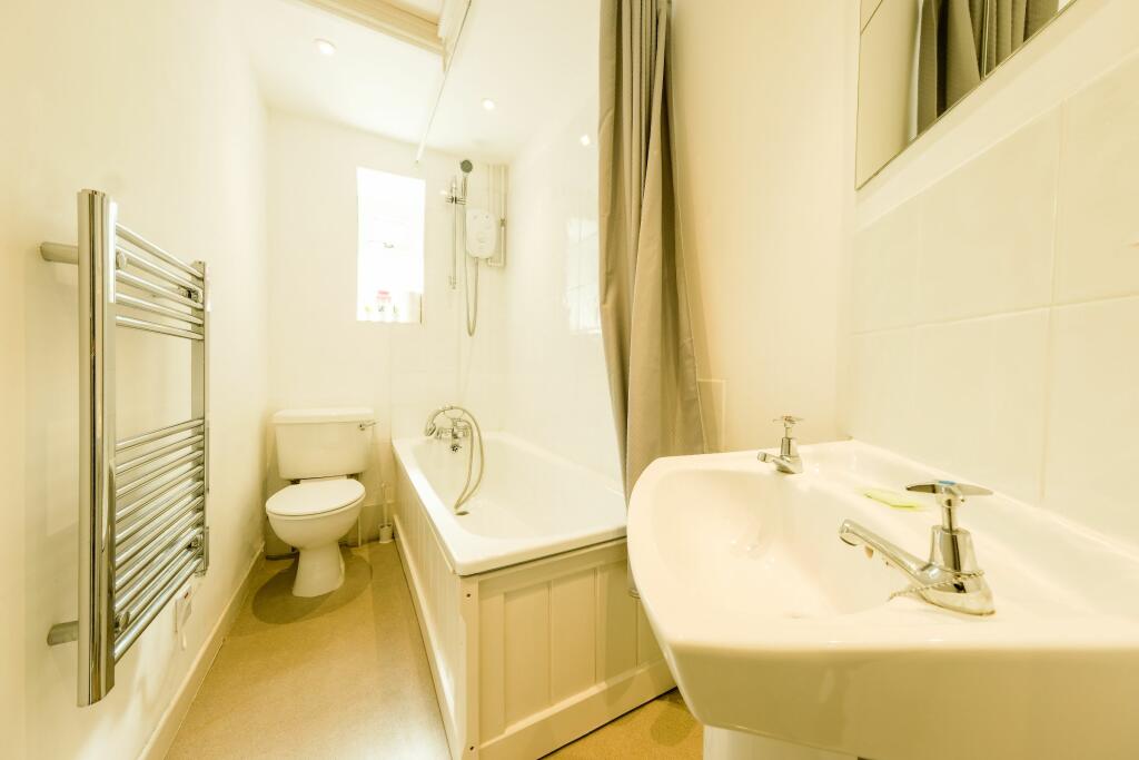 Additional image 7 of Ground Floor Flat,  Oakfield Place, Clifton, Bristol