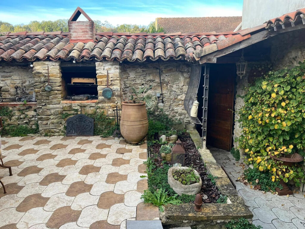 Additional image 2 of France