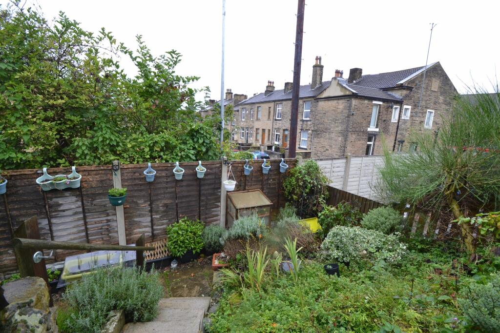 Additional image 21 of Northlea Avenue, Thackley,