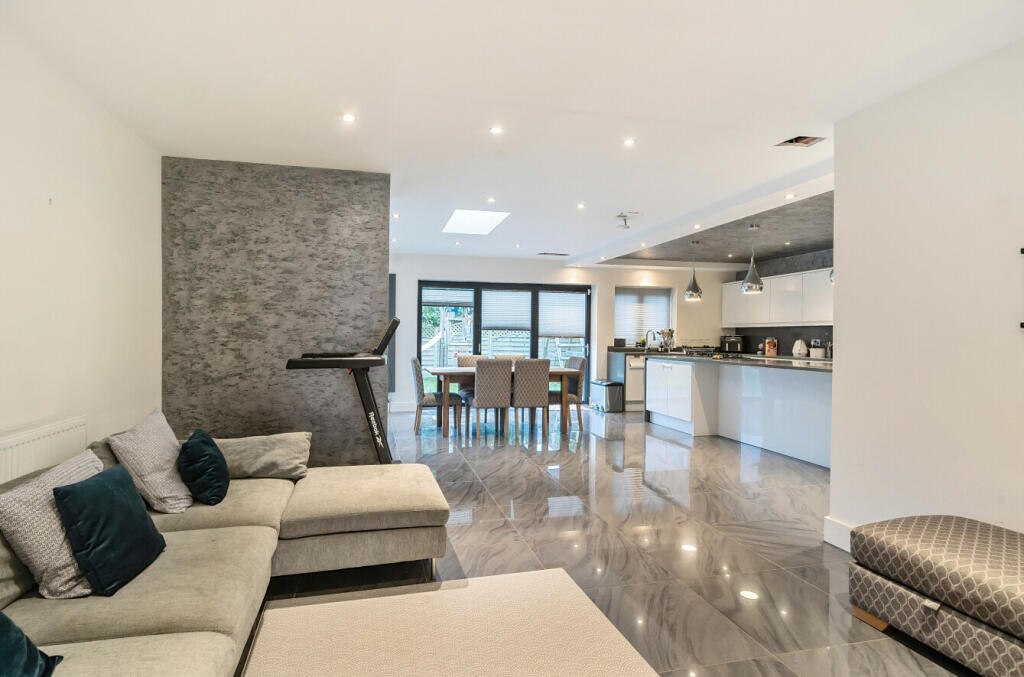 Additional image 3 of Leesons Hill, Chislehurst, Kent, BR7