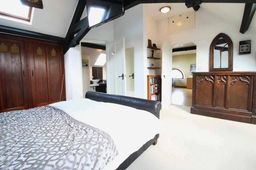 Additional image 10 of Character property in the village of Claverham