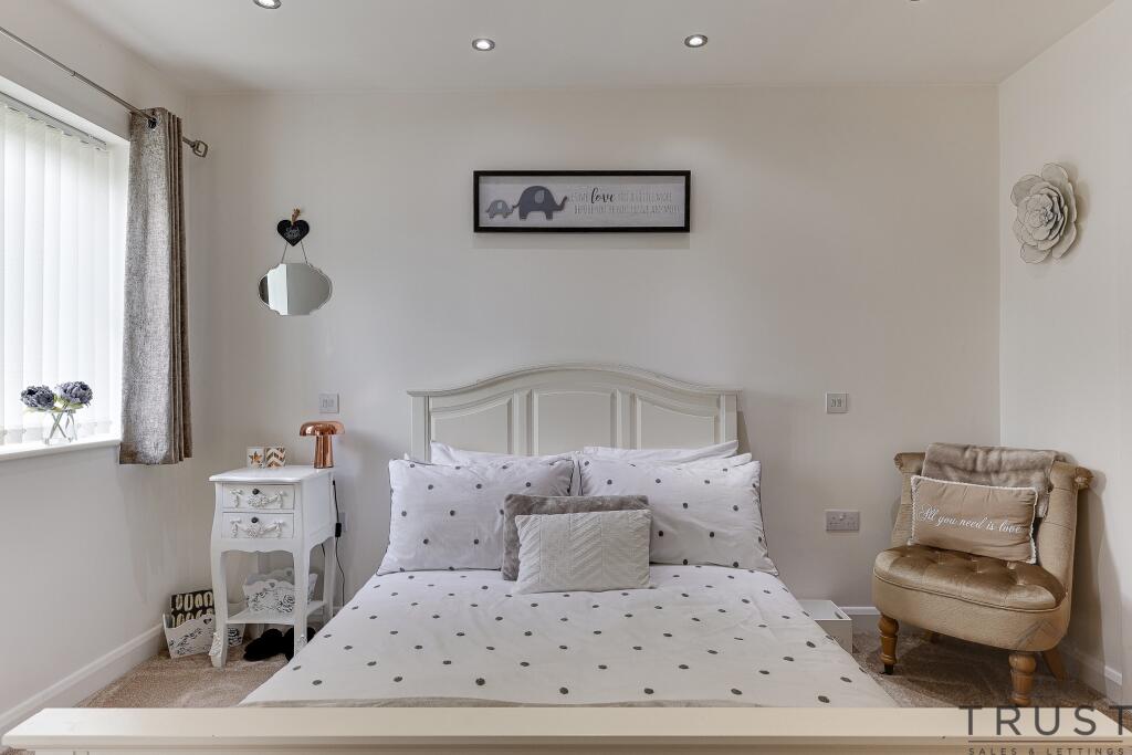 Additional image 29 of Bradford Road, Birkenshaw