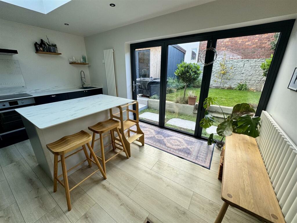 Additional image 8 of Victoria Square, Portishead.