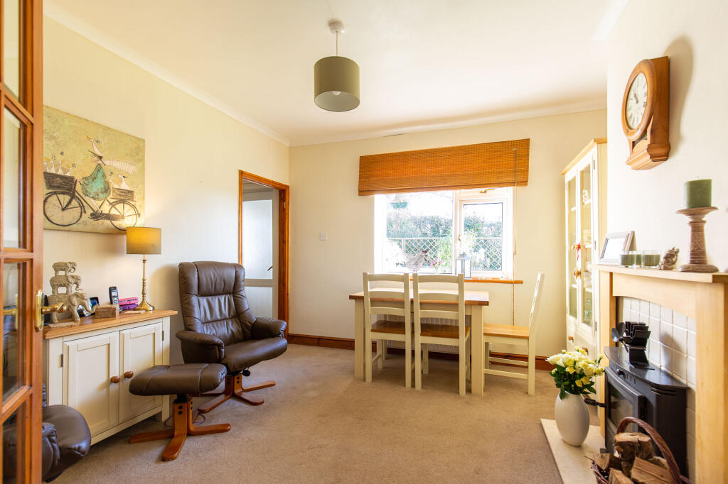 Additional image 5 of Detached four bedroom property with separate paddock in approximately 3/4 of an acre and buildings - Publow