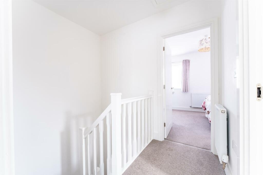 Additional image 8 of Lord Way, Locking Parklands - IMMACULATE