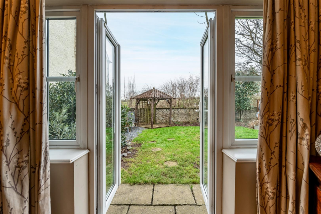 Additional image 5 of Cedern Avenue, Elborough - IMPRESSIVELY LARGE