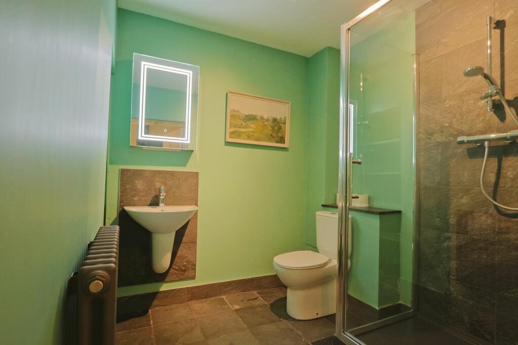 Additional image 14 of Basement Flat,  Caledonia Place, Bristol