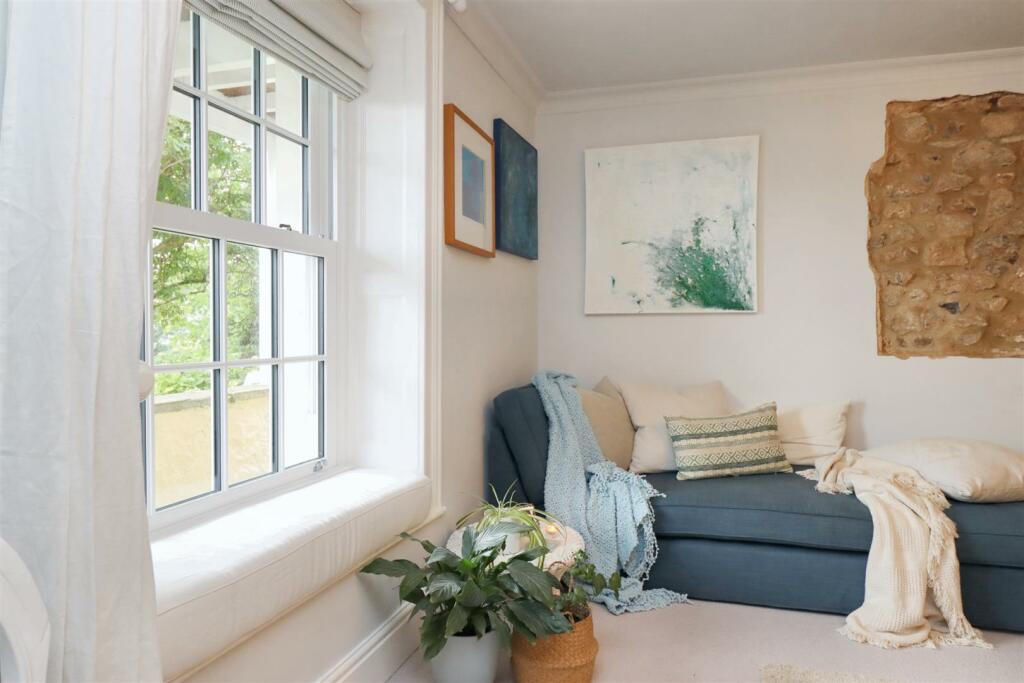 Additional image 3 of Elevated location with views across Clevedon