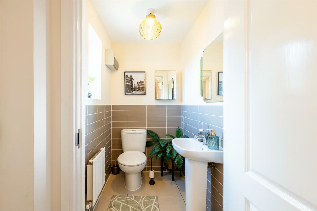 Additional image 15 of Mendip Road - Stunning Family Home!
