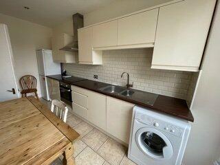 Additional image 11 of Ref 004 – Hampton Road Top floor flat