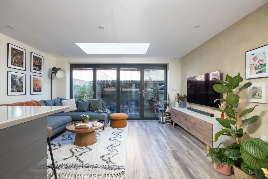 Additional image 3 of Murray Street, Southville
