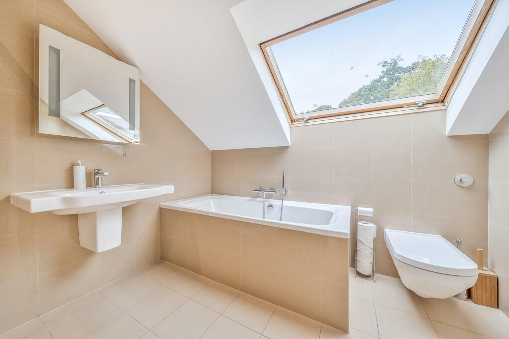 Additional image 19 of Old Hill, Chislehurst, Kent