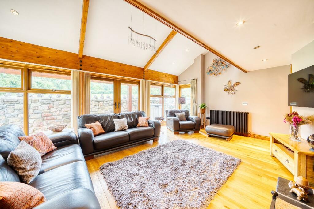 Additional image 15 of Views over Cleeve's countryside with annex