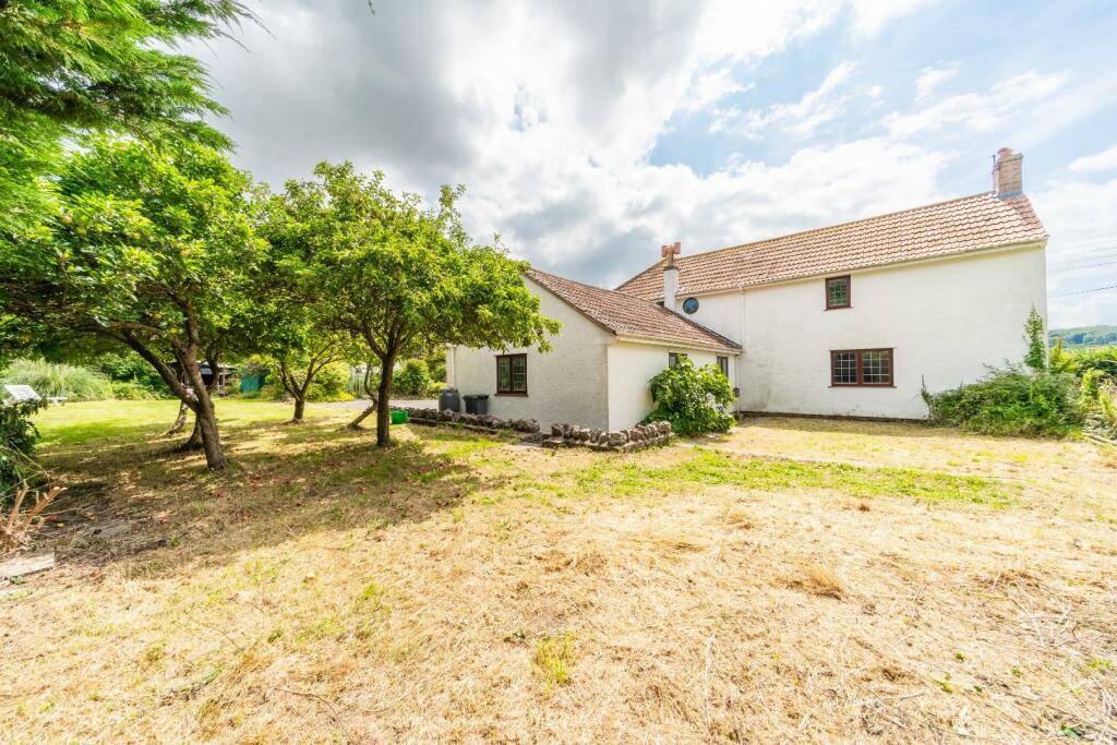 Additional image 2 of Charming cottage situated within 1/3 of an acre on the fringes of Claverham