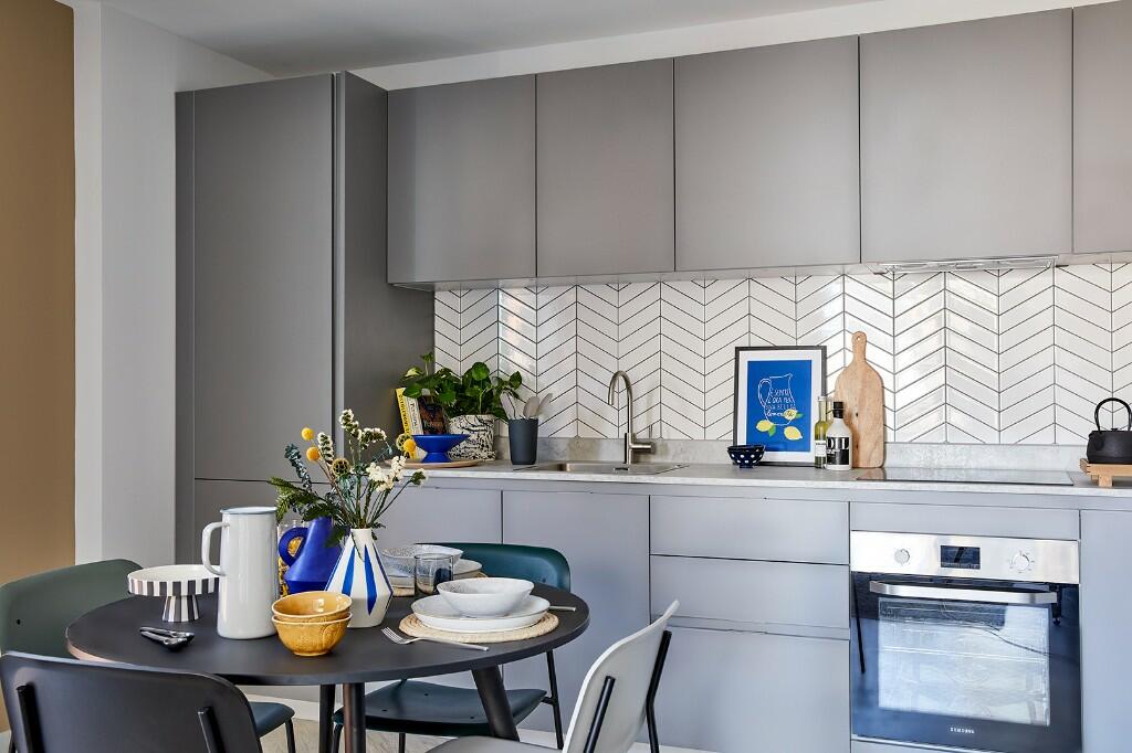 Additional image 8 of 114 DOVETAIL