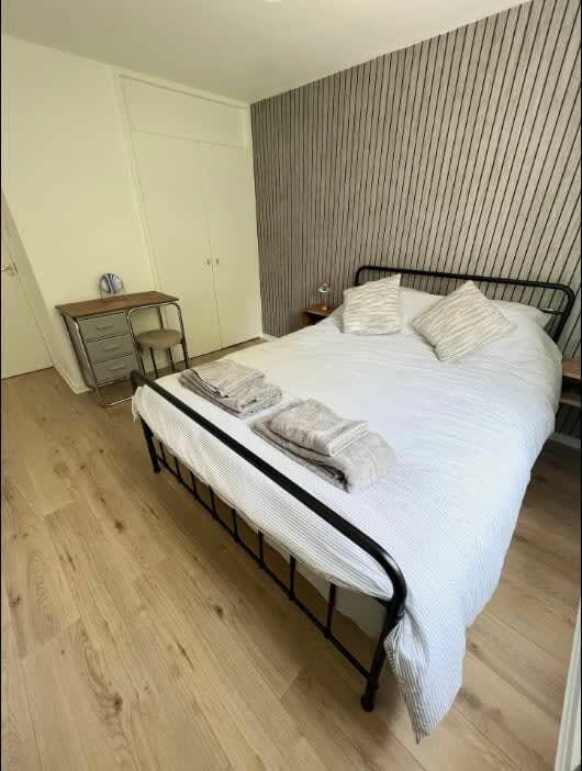 Additional image 6 of Montague court