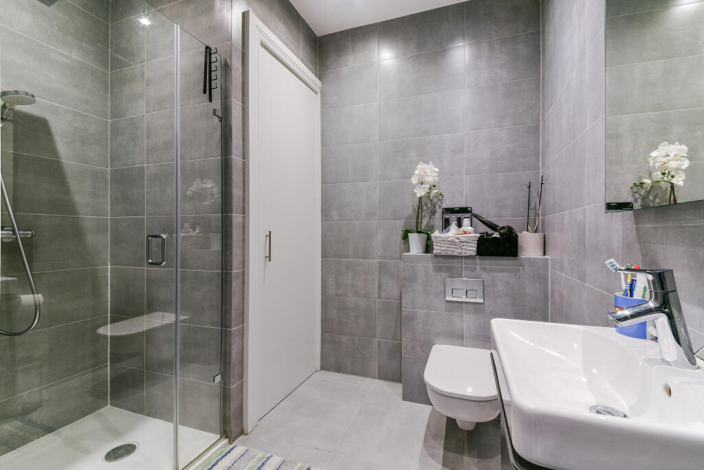 Additional image 10 of High Street, BROMLEY