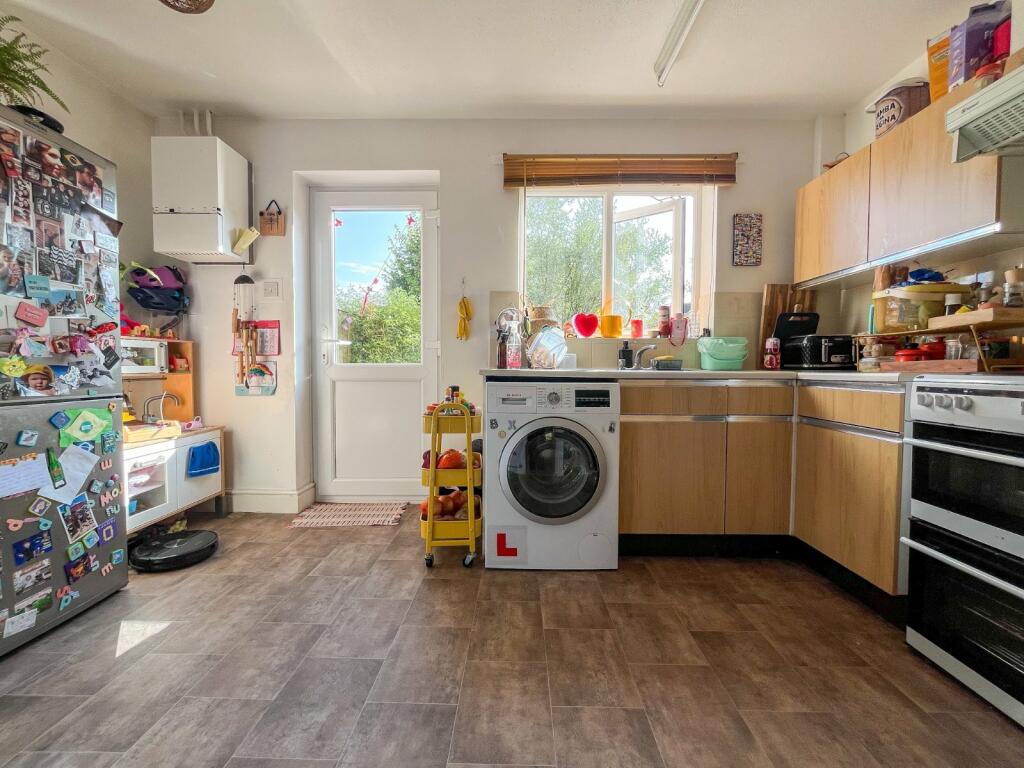 Additional image 4 of Hawthorn Crescent, Yatton, BS49