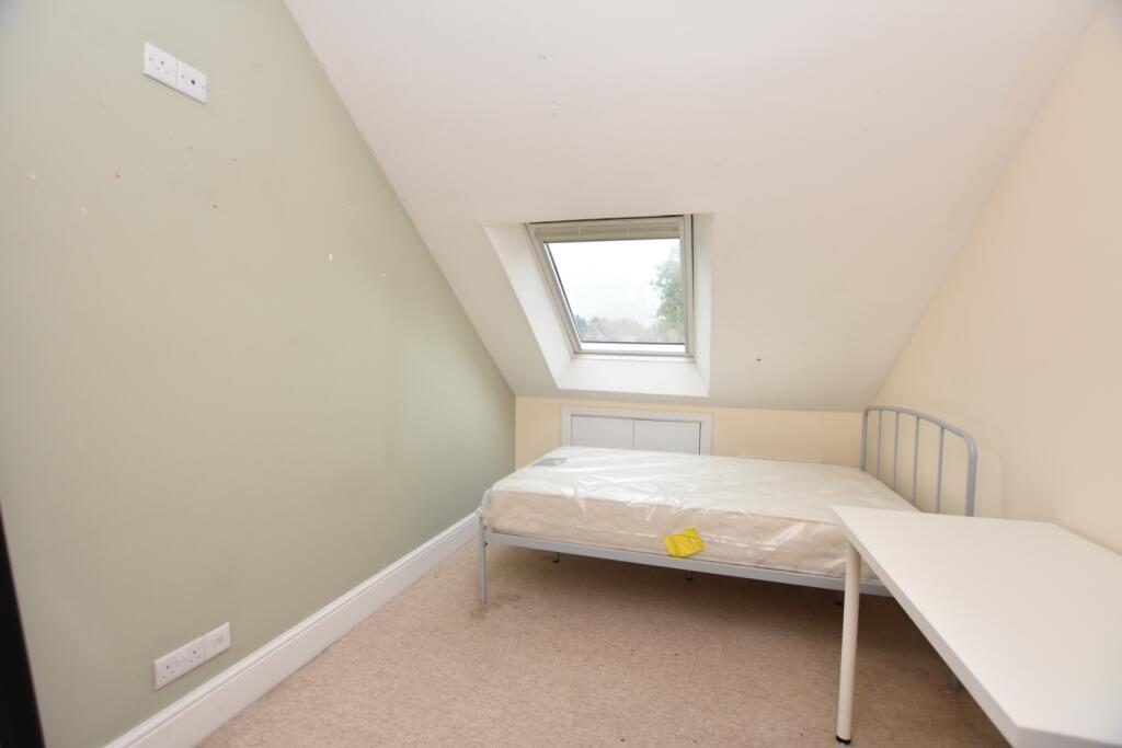 Room 10, Fishponds Road, Fishponds, Bristol, BS16