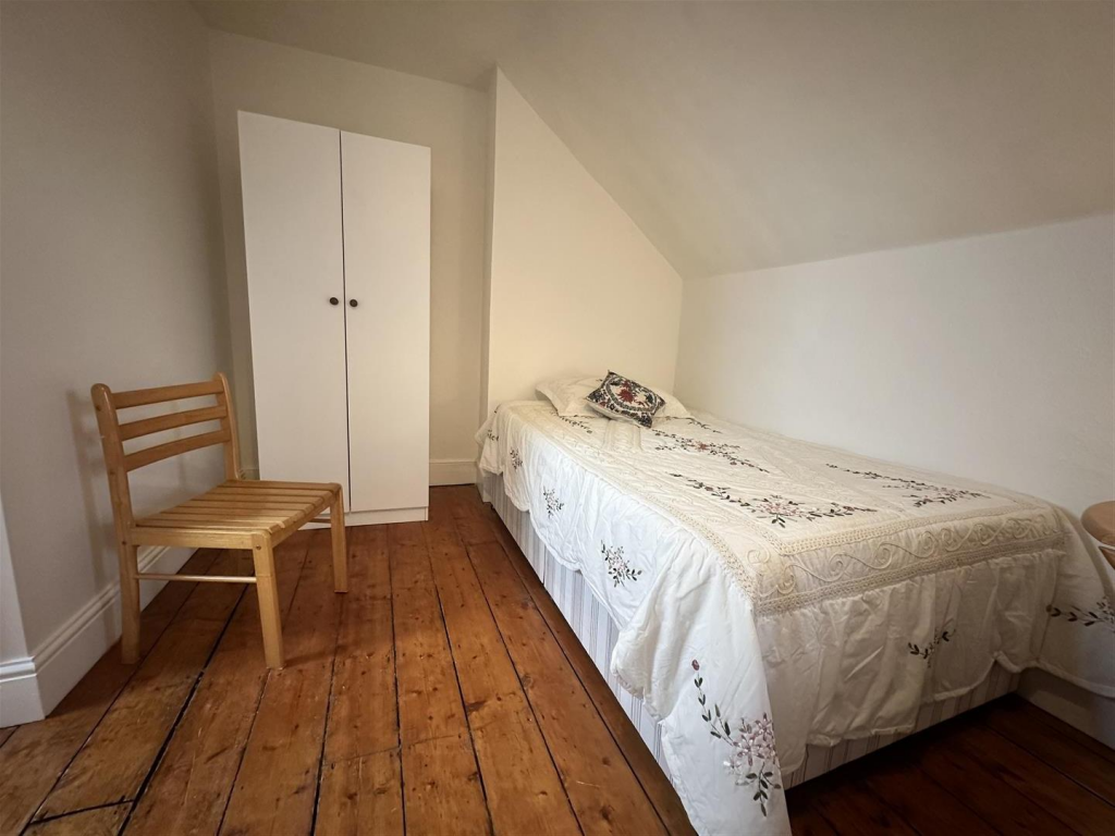 Additional image 6 of North View