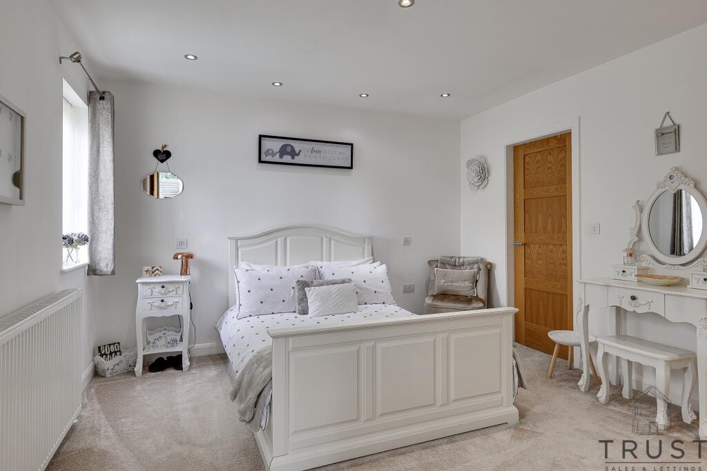 Additional image 28 of Bradford Road, Birkenshaw