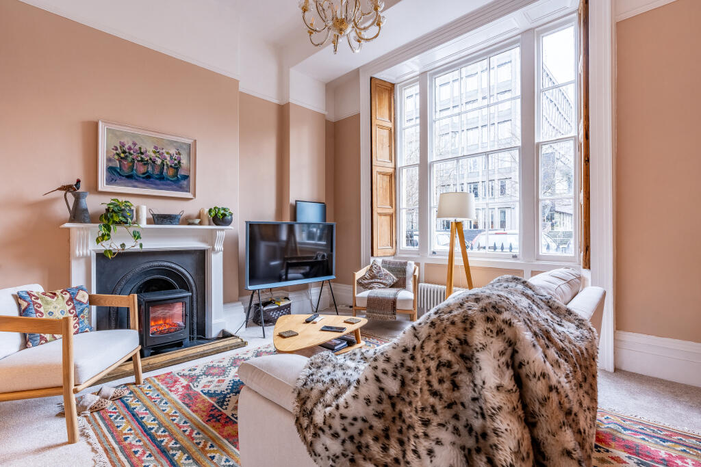 Hall Floor Flat, Buckingham Place, Clifton, Bristol, BS8 1LJ