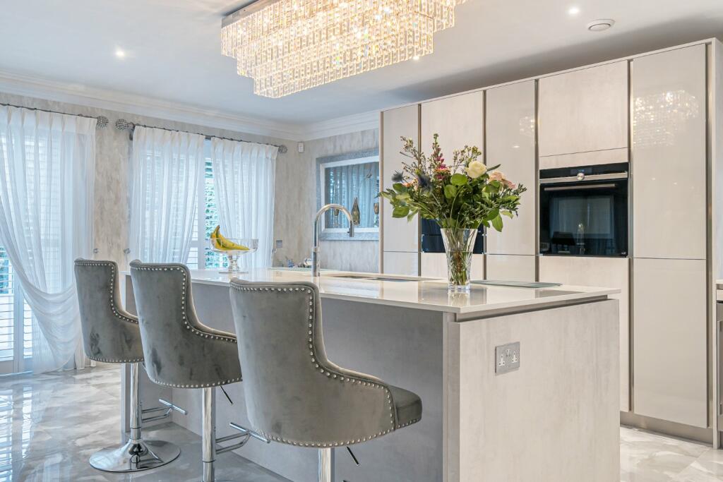 Additional image 8 of Willoughby Lane, Bromley, BR1