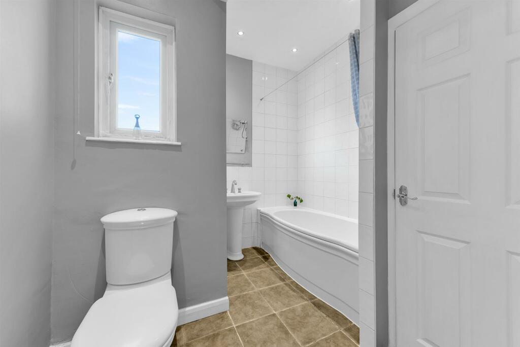 Additional image 6 of Lake Avenue, Bromley