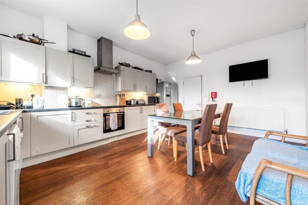 Johnny Ball Lane, Bristol, BS2 8DW