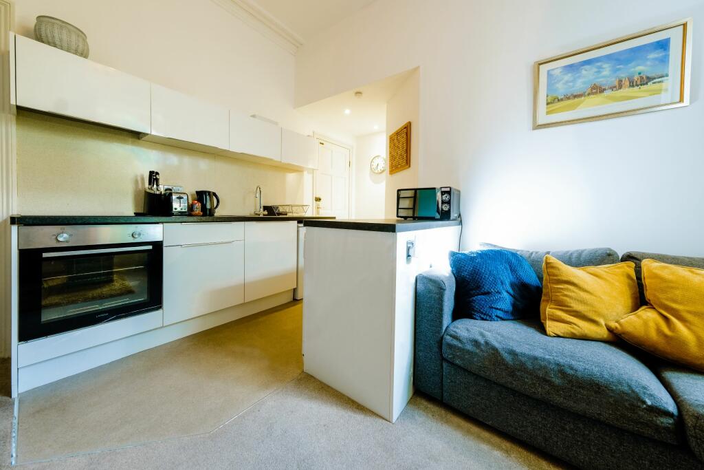 Additional image 3 of Ground Floor Flat,  Oakfield Place, Clifton, Bristol