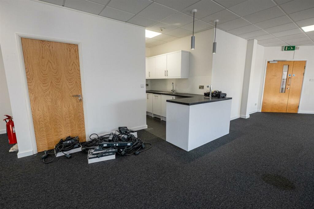 Additional image 29 of FREEHOLD OFFICE BUILDING | BS20