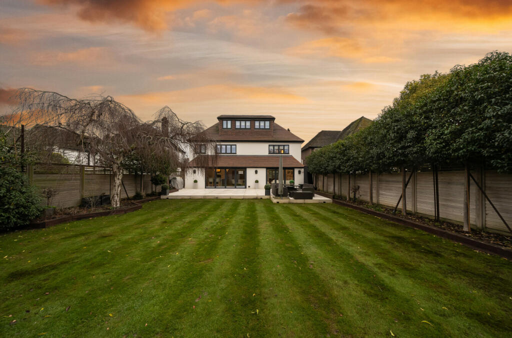 Additional image 41 of Sutherland Avenue, Petts Wood, BR5