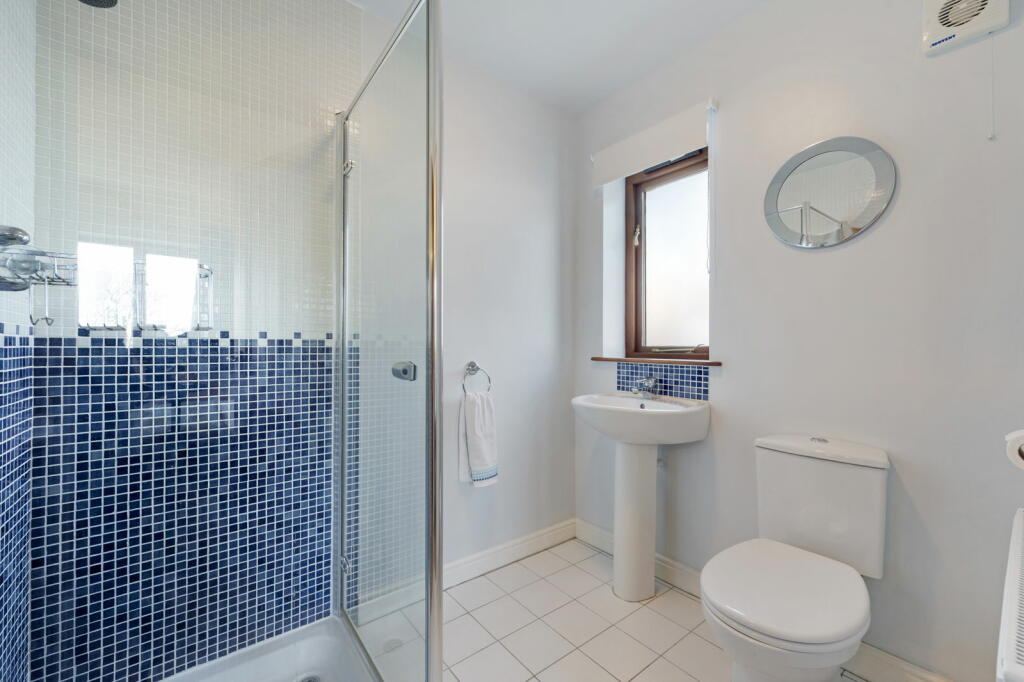 Additional image 20 of Latham Lane, Gomersal, Cleckheaton, BD19