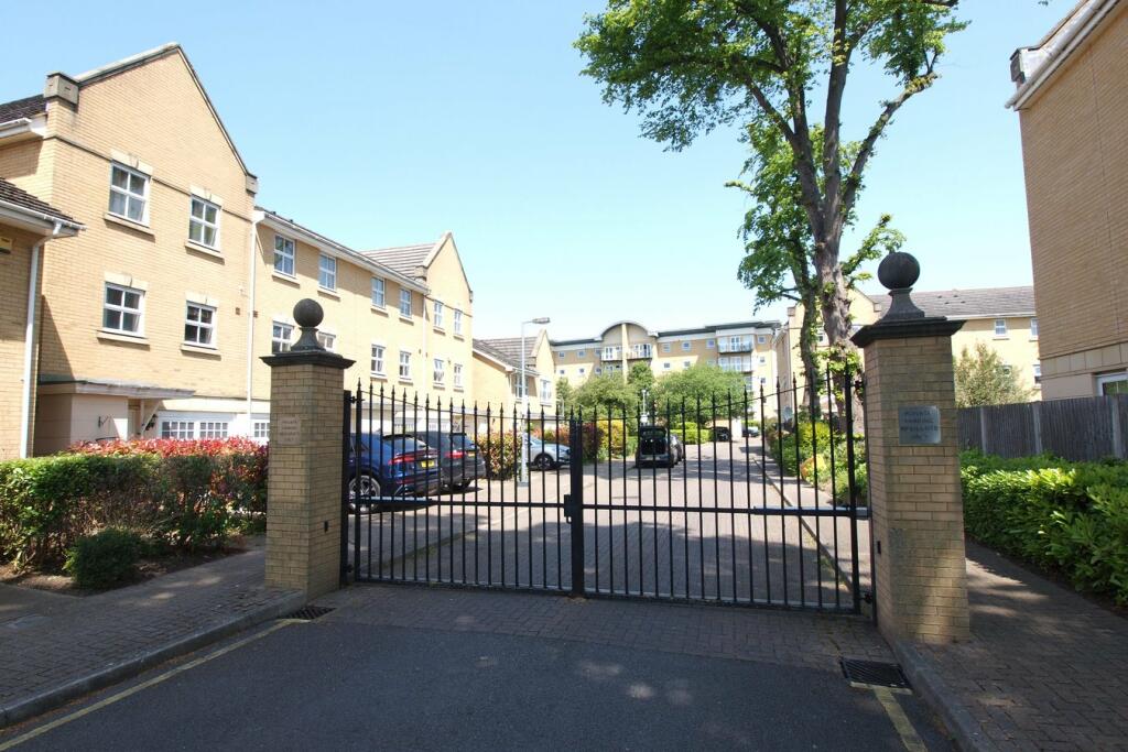 Additional image 5 of Sparkes Close, Bromley, BR2