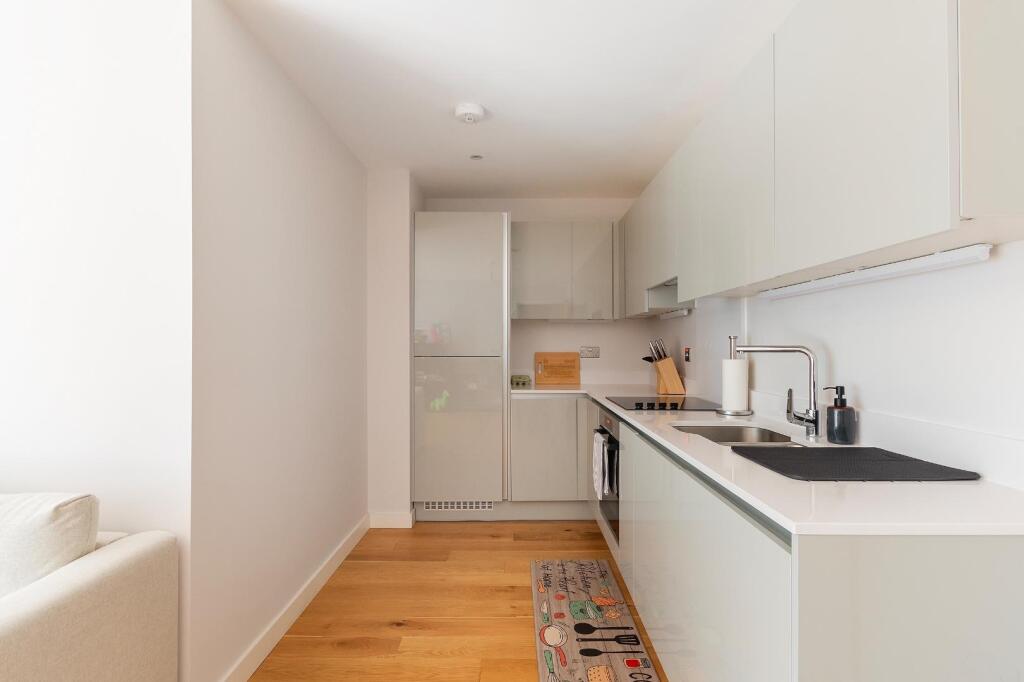 Additional image 8 of The Gateway, Redcliffe