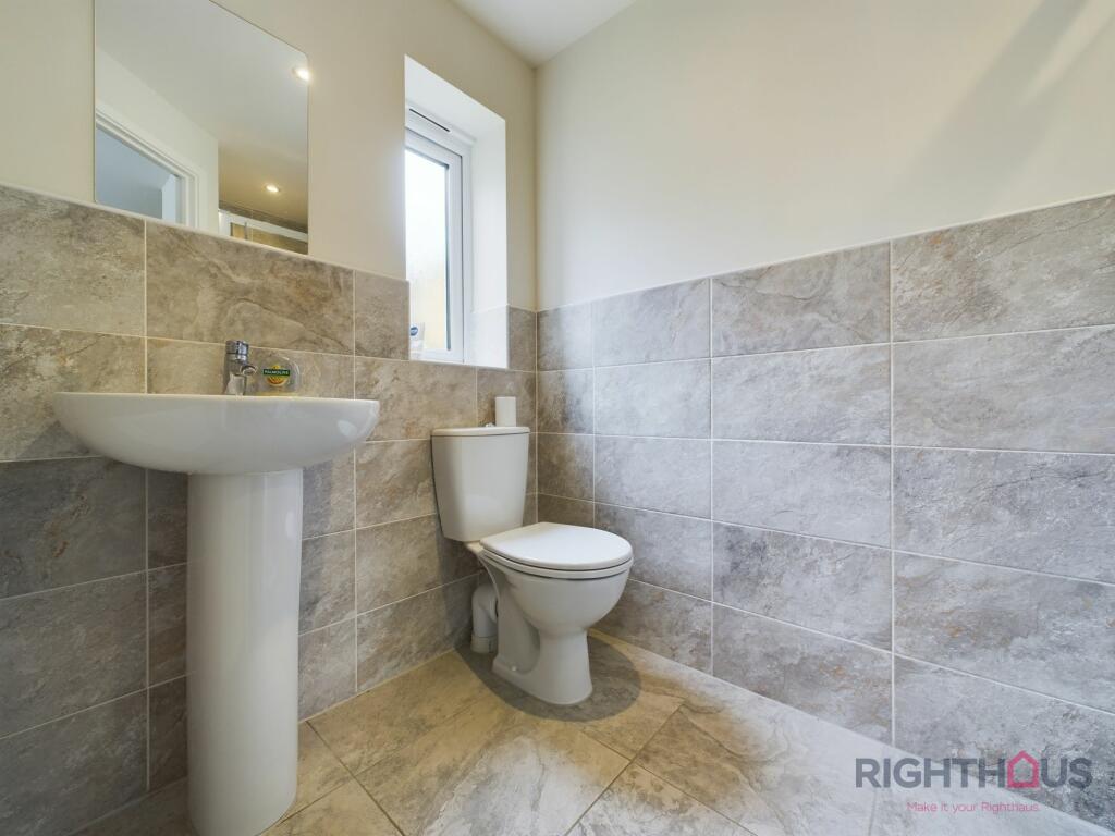 Additional image 12 of Meadow Walk Drive, Bradford, BD2