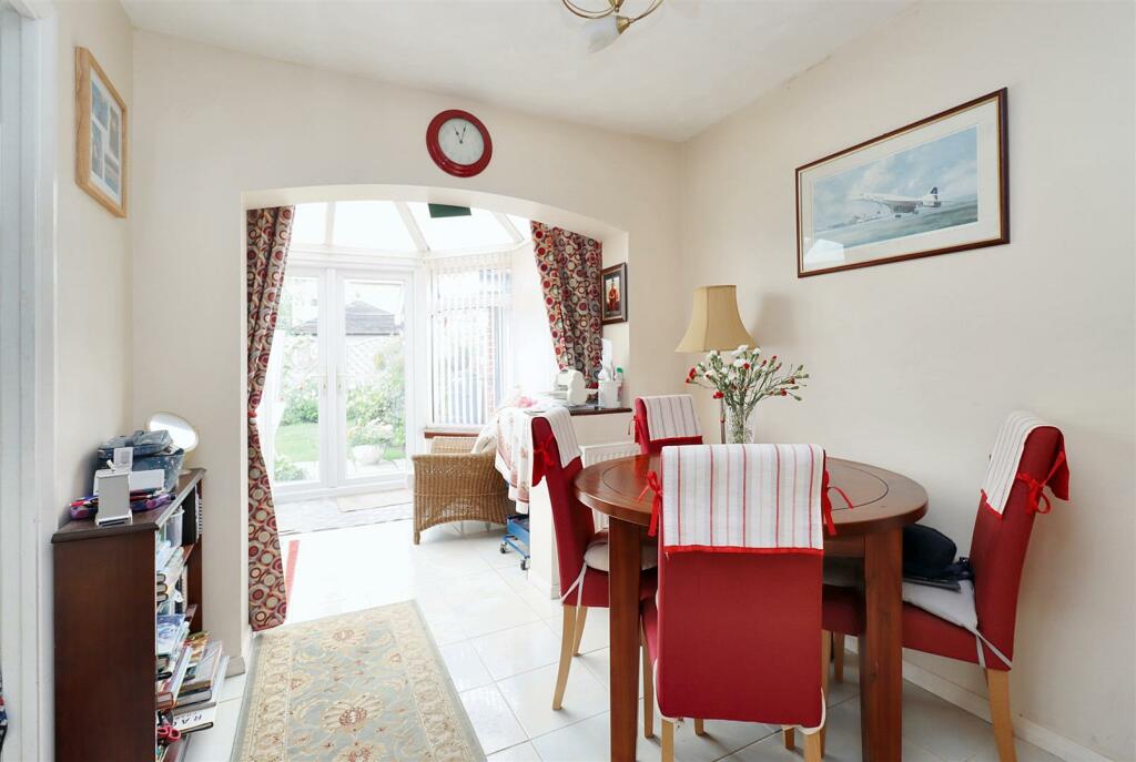 Additional image 4 of Attractive home close to riverbank walks