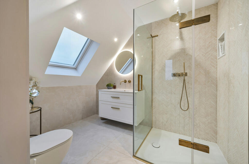 Additional image 32 of Sutherland Avenue, Petts Wood, BR5