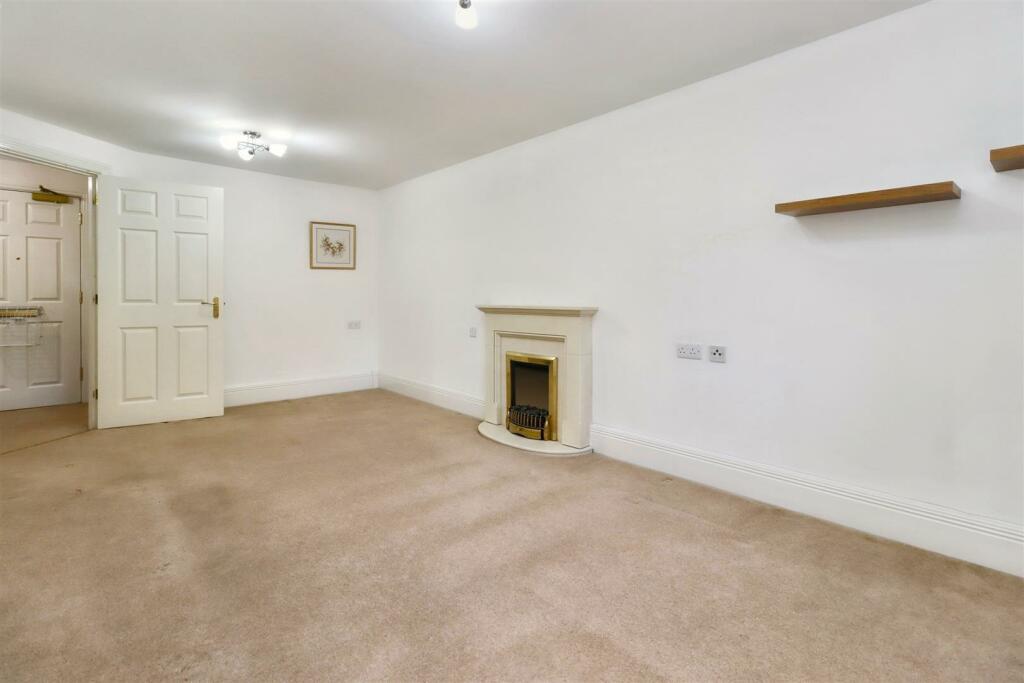 Additional image 7 of Within a short stroll to Clevedon Town Centre